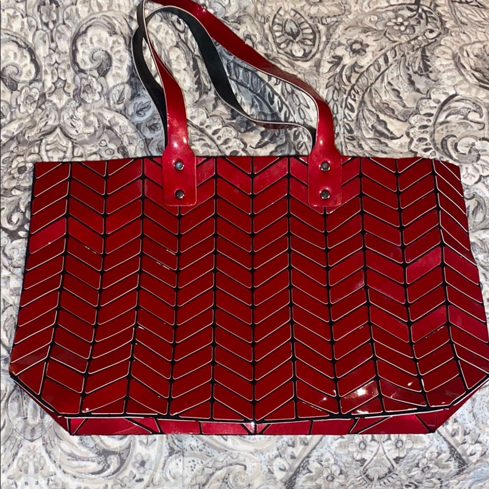 Stylish Red Chevron Tote Bag